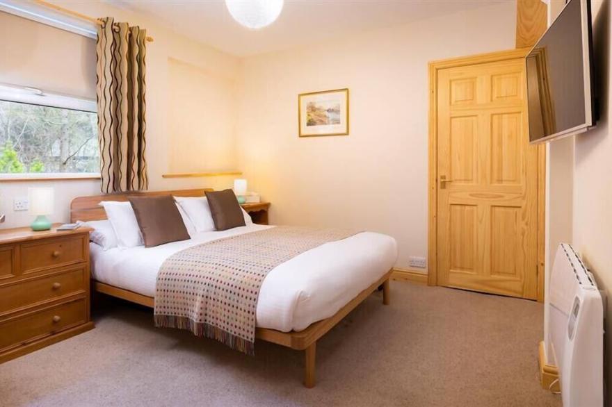 LINGMOOR VIEW, pet friendly, with a garden in Ambleside