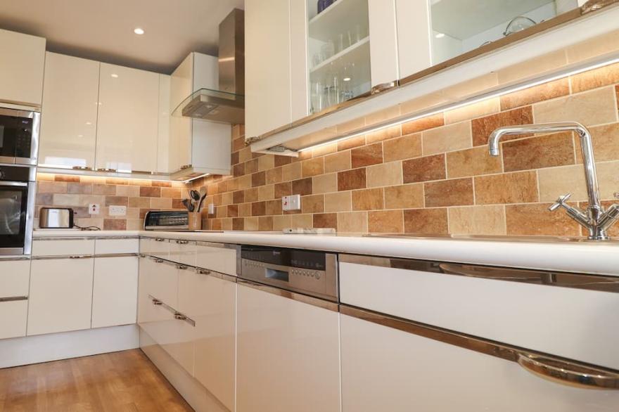 ROMNEY 14, family friendly, luxury holiday cottage in Ambleside