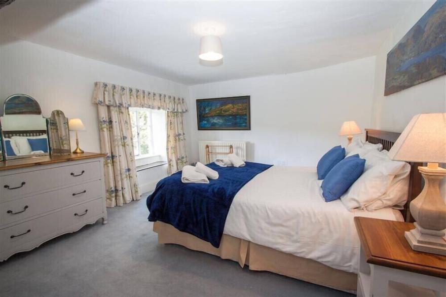 THE CRAGG, pet friendly, with open fire in Ambleside
