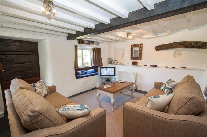 THE CRAGG, pet friendly, with open fire in Ambleside