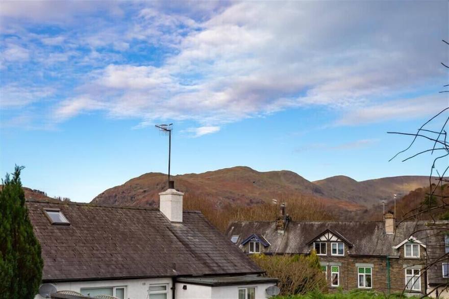 SUNSET COTTAGE, family friendly, with open fire in Ambleside