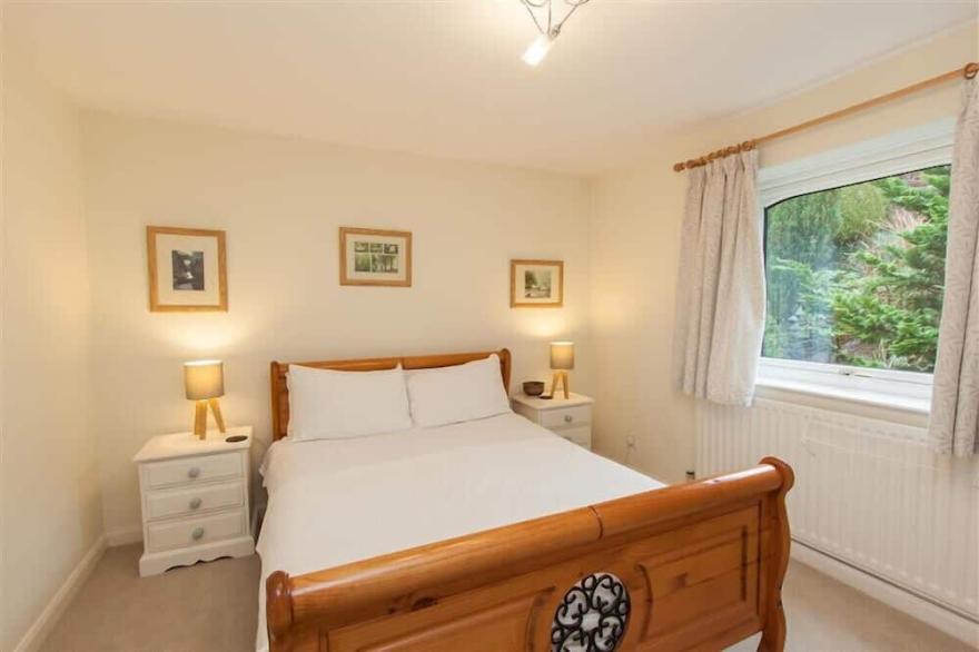 STRIDING HOME, family friendly, with open fire in Ambleside