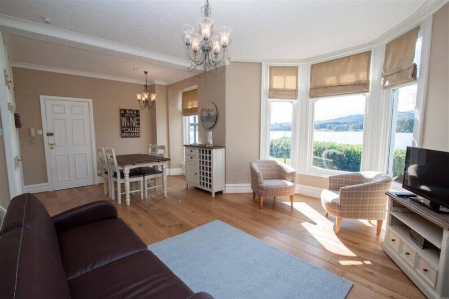 WATERSIDE, pet friendly, with a garden in Ambleside