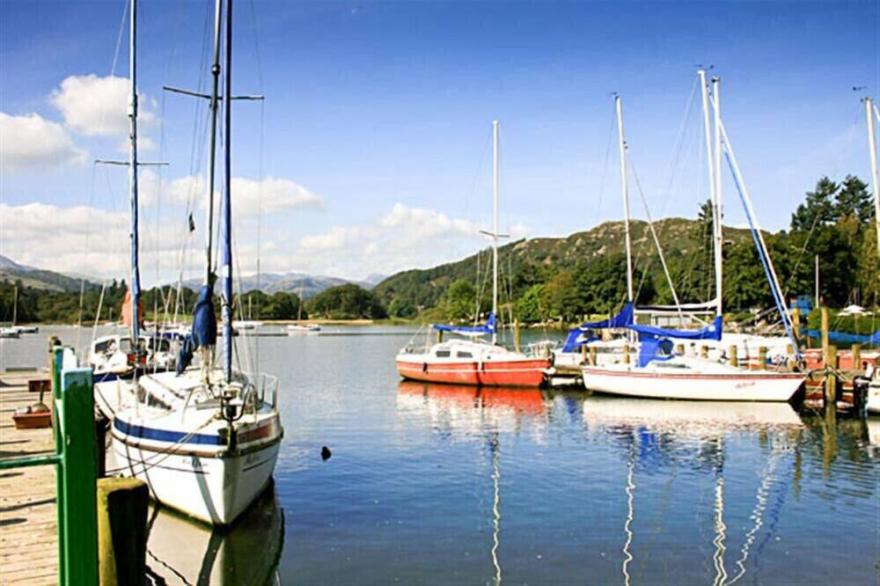 FOUR SEASONS COTTAGE in Ambleside