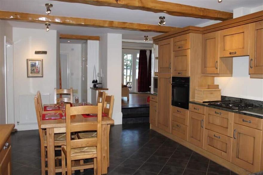 PEN COTTAGE, family friendly, with a garden in Keswick