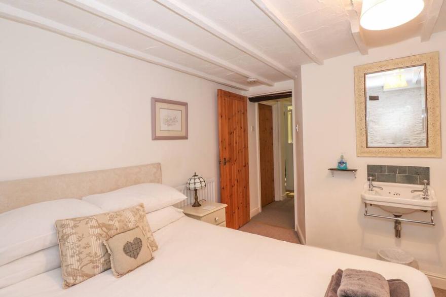 THE MILLSTREAM, pet friendly, with open fire in Keswick