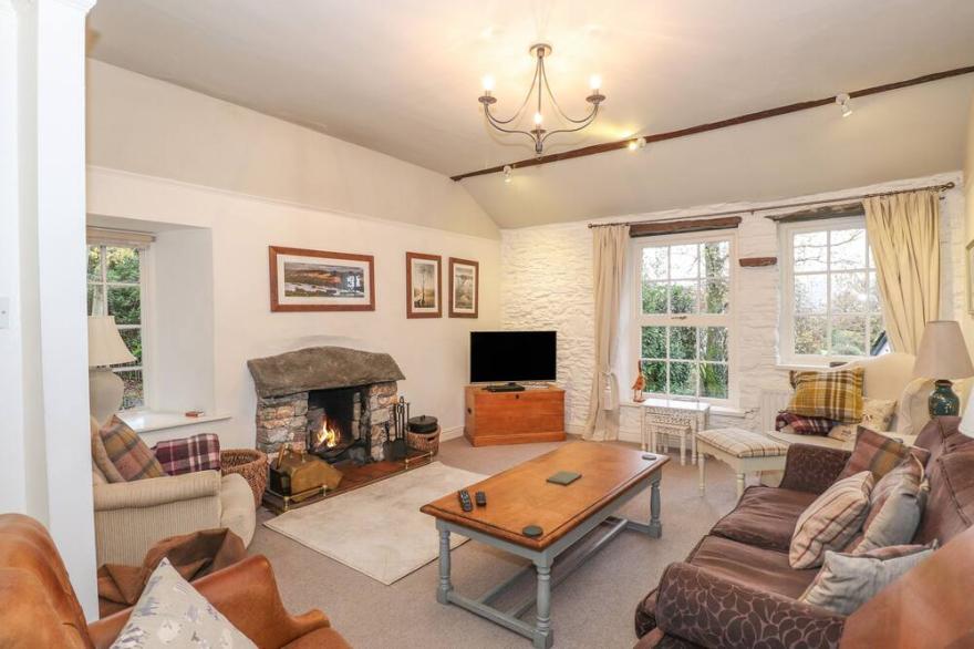 THE MILLSTREAM, pet friendly, with open fire in Keswick