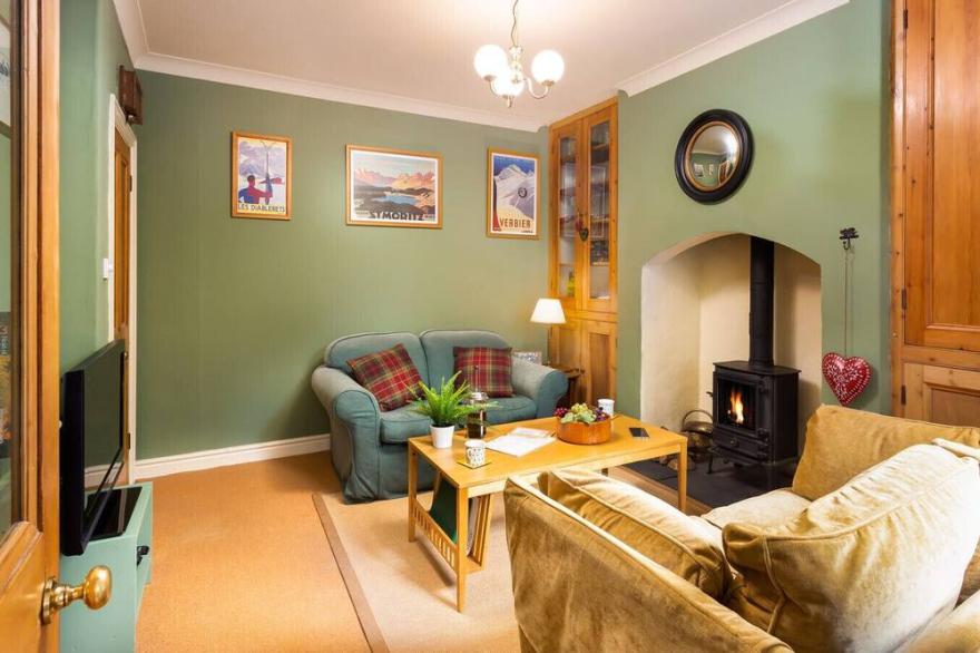 GREYSTONES, family friendly, with open fire in Bowness-On-Windermere