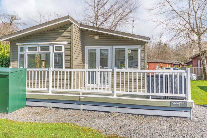 Pass the Keys | Grasmere Lodge sleeps 6 White Cross Bay Windermere