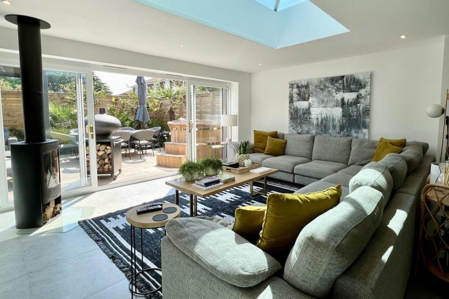 Contemporary cottage moments from Camber beach
