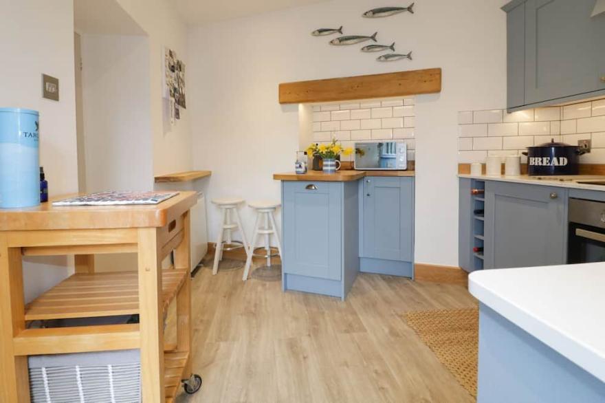 4 ELM TERRACE, family friendly, with a garden in Mevagissey