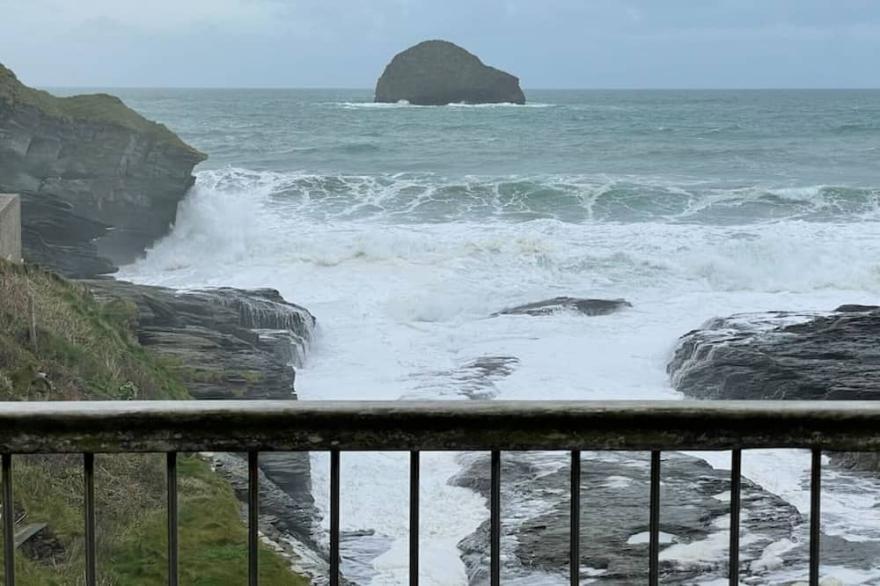 Praxis Trebarwith Strand