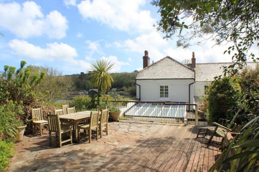 Pointside - Three Bedroom House, Sleeps 8