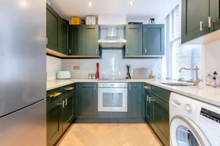 Spacious 1 Bedroom Apartment Near Primrose Hill