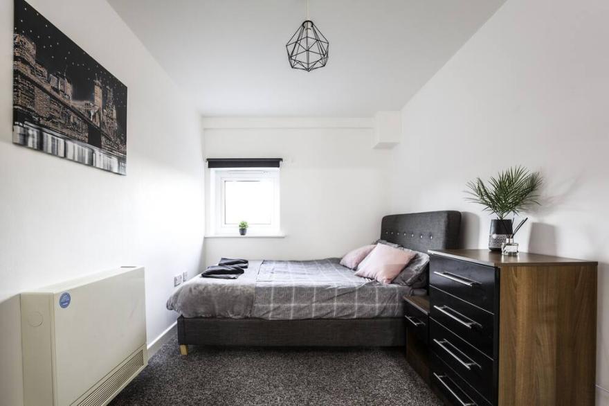 Cozy home with Large Balcony, Coffee machine and free parking