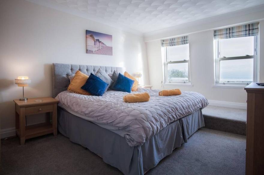 North Beach Heights - 3 Bedroom Penthouse - Tenby