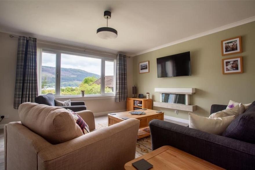 Fabulous 3-bedroom bungalow overlooking the Holy Loch
