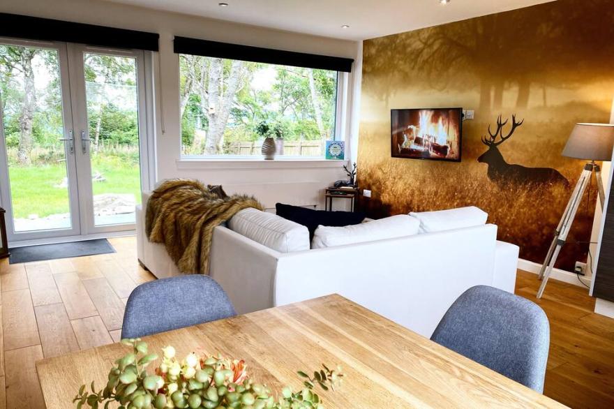 Romantic, luxury lodge on the NC500 - Druid House Lodge