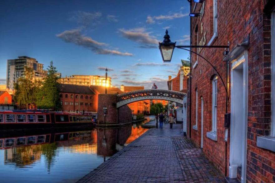 Luxury Two Bed Apartment - JQ - Secure Parking