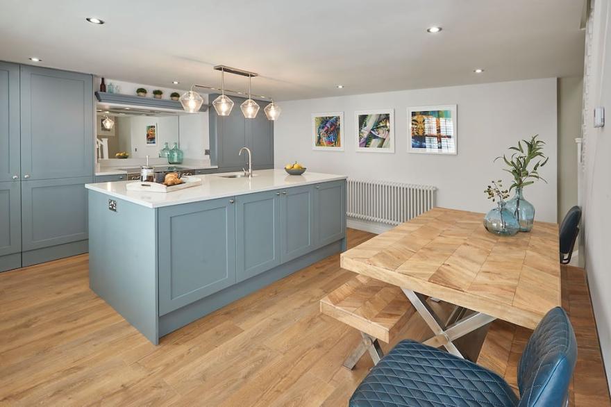 Host & Stay | Devereux House