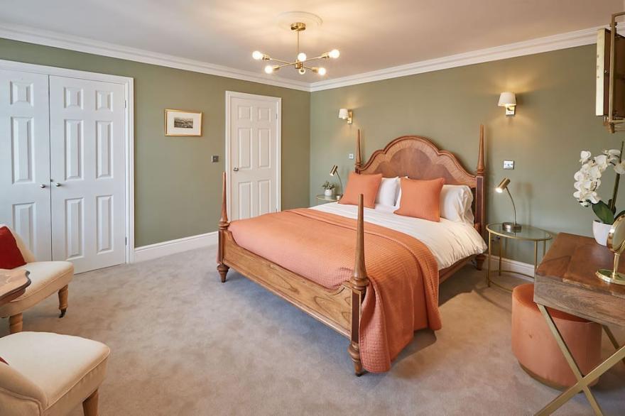Host & Stay | Devereux House