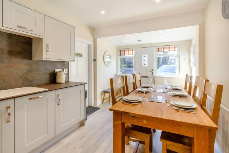 THE COACH HOUSE, character holiday cottage in Scarborough