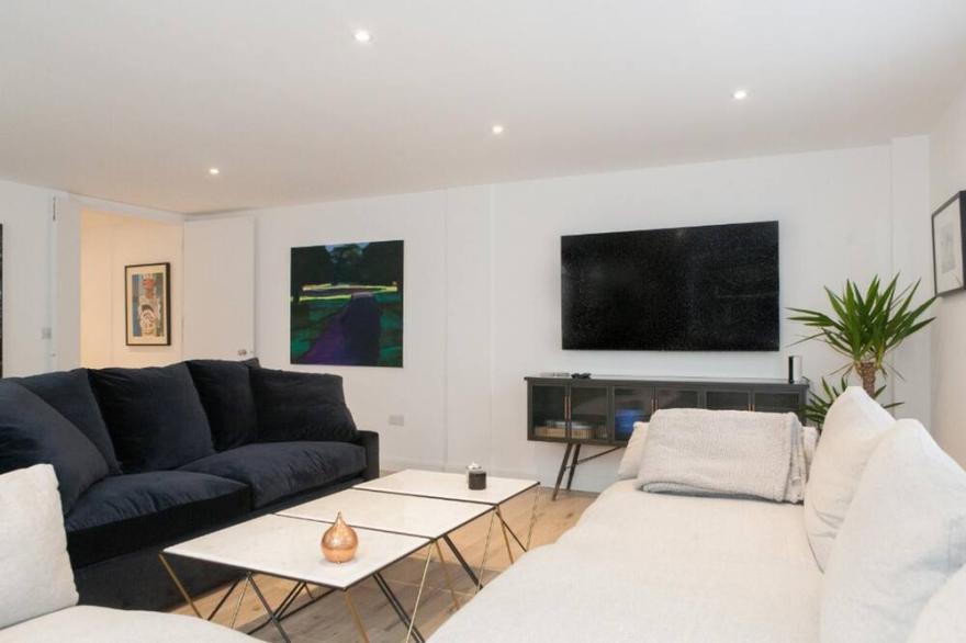 Stunning Newly Refurbished 2BD Shoreditch Flat