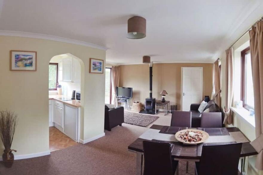 3 Bed Cottage with Hot Tub &  Near New Quay, Wales