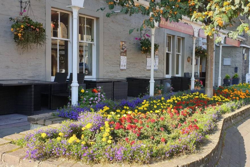 Atholl Rd Self Catering - 127 Central Location