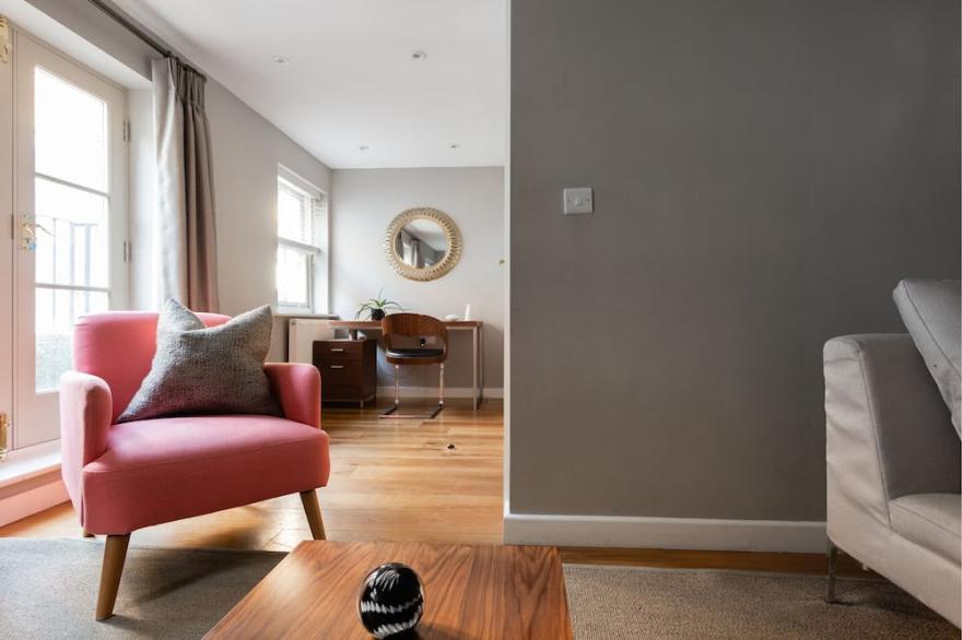 The Norfolk Maisonette - Lovely 4BDR Mews Home in Paddington
