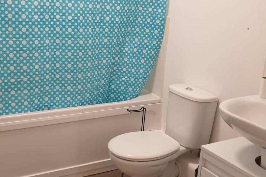 Exclusive Mordern Townhouse - 5 mins drive from City Centre