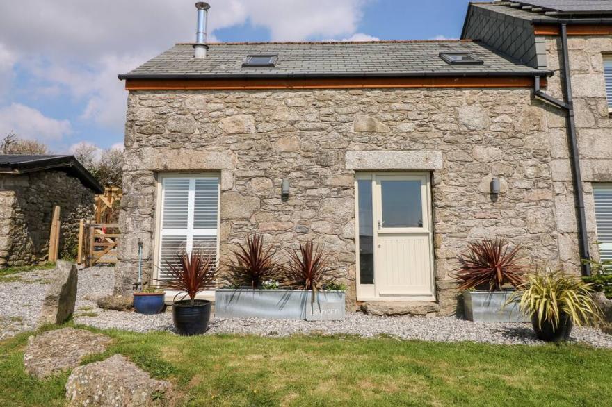LEGHORN, pet friendly, with hot tub in St. Austell