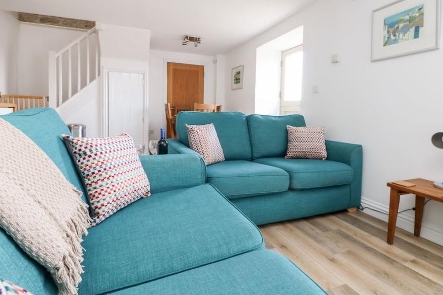 LEGHORN, pet friendly, with hot tub in St. Austell
