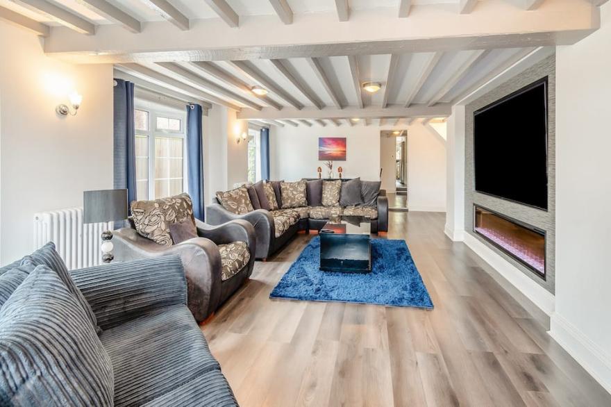 5 bedroom accommodation in Flamborough