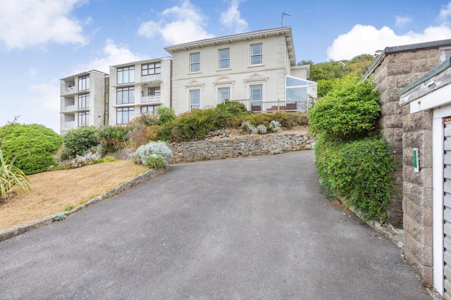 PIER VIEW, family friendly, with a garden in Weston-Super-Mare