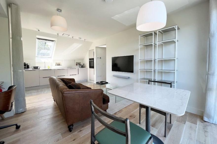 A fabulous town centre studio apartment