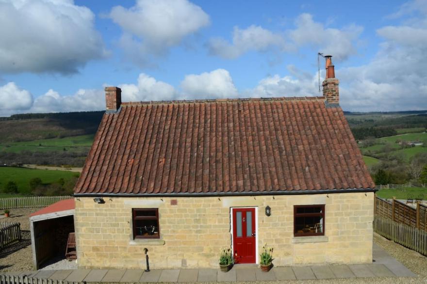 Threp'nybit Cottage is perfectly situated for a family of all ages in a wonderful remote position wi