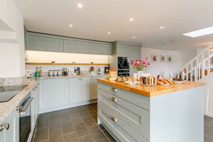 Cannis - Three Bedroom House, Sleeps 6