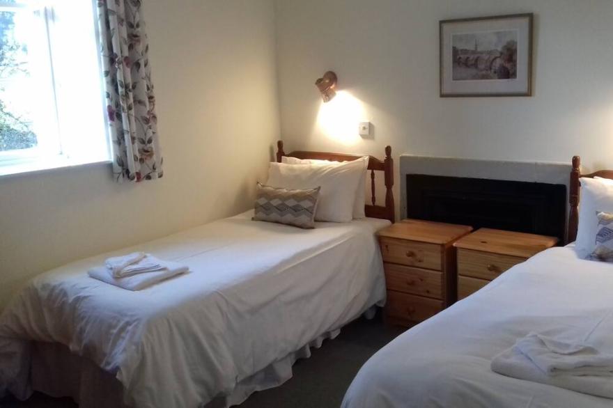 McIntyre Cottage - Traditional 2 Bedroom Cottage on Beautiful Blairquhan Estate