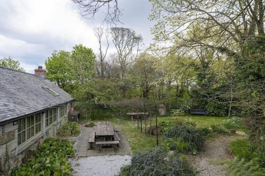 Tranquil Barn Conversion in Helford Passage, Nr Falmouth