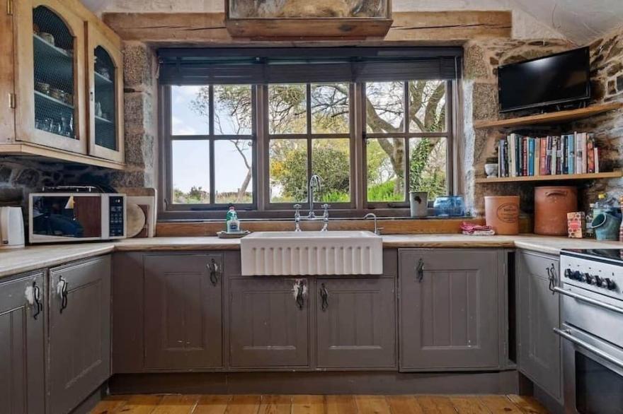 Tranquil Barn Conversion in Helford Passage, Nr Falmouth