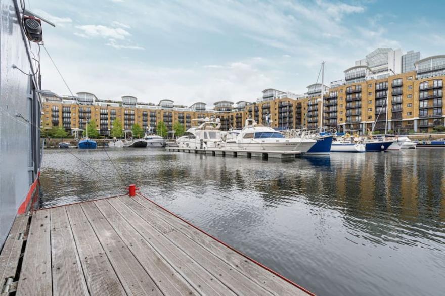 Stunning 5-bed boathouse on the River Thames, in East London