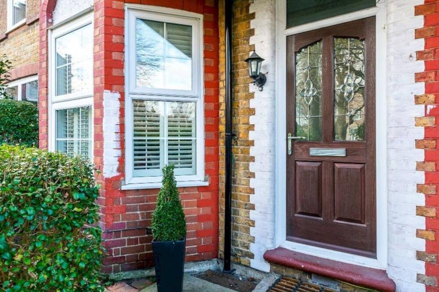 Pass the Keys | Stunning 2BR house with garden