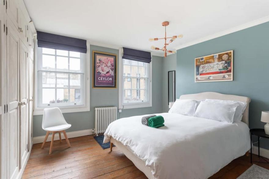 Stunning townhouse with large roof terrace