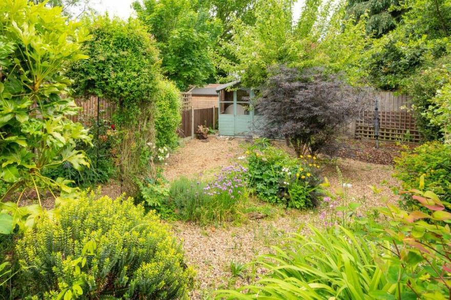 Poppy Cottage - Three Bedroom House, Sleeps 5