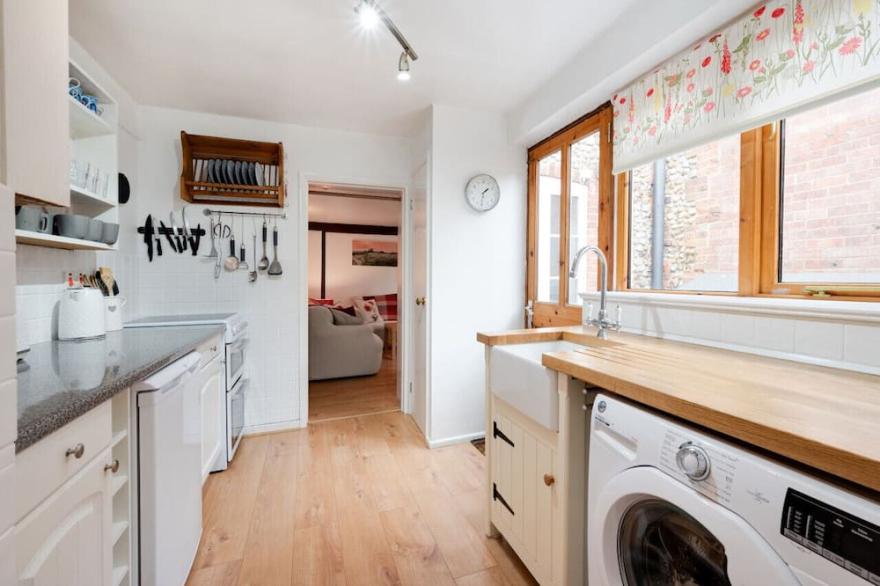Poppy Cottage - Three Bedroom House, Sleeps 5
