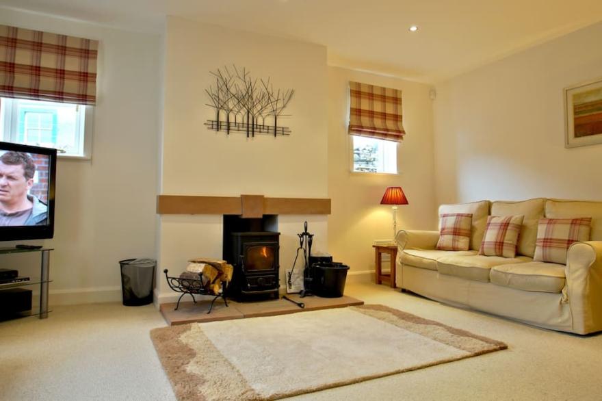 MARGARET HOUSE, family friendly, with a garden in Pooley Bridge