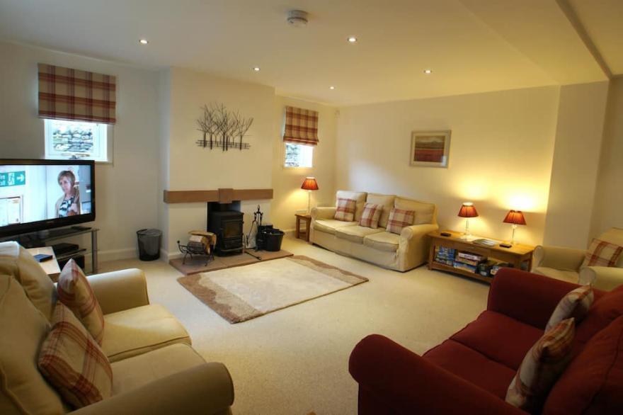 MARGARET HOUSE, family friendly, with a garden in Pooley Bridge