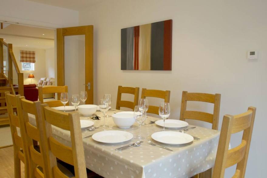 MARGARET HOUSE, family friendly, with a garden in Pooley Bridge