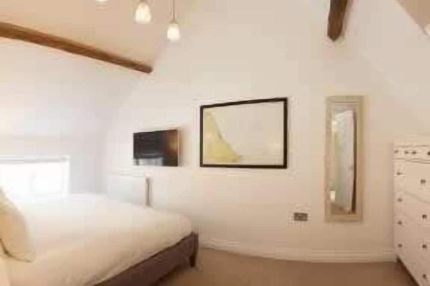 Flora Dora - Luxury cottage, central, beautiful